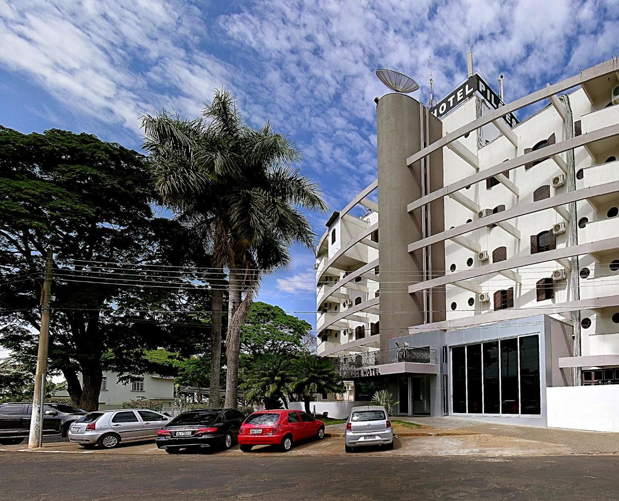 Piloes Palace Hotel Mineiros Экстерьер фото