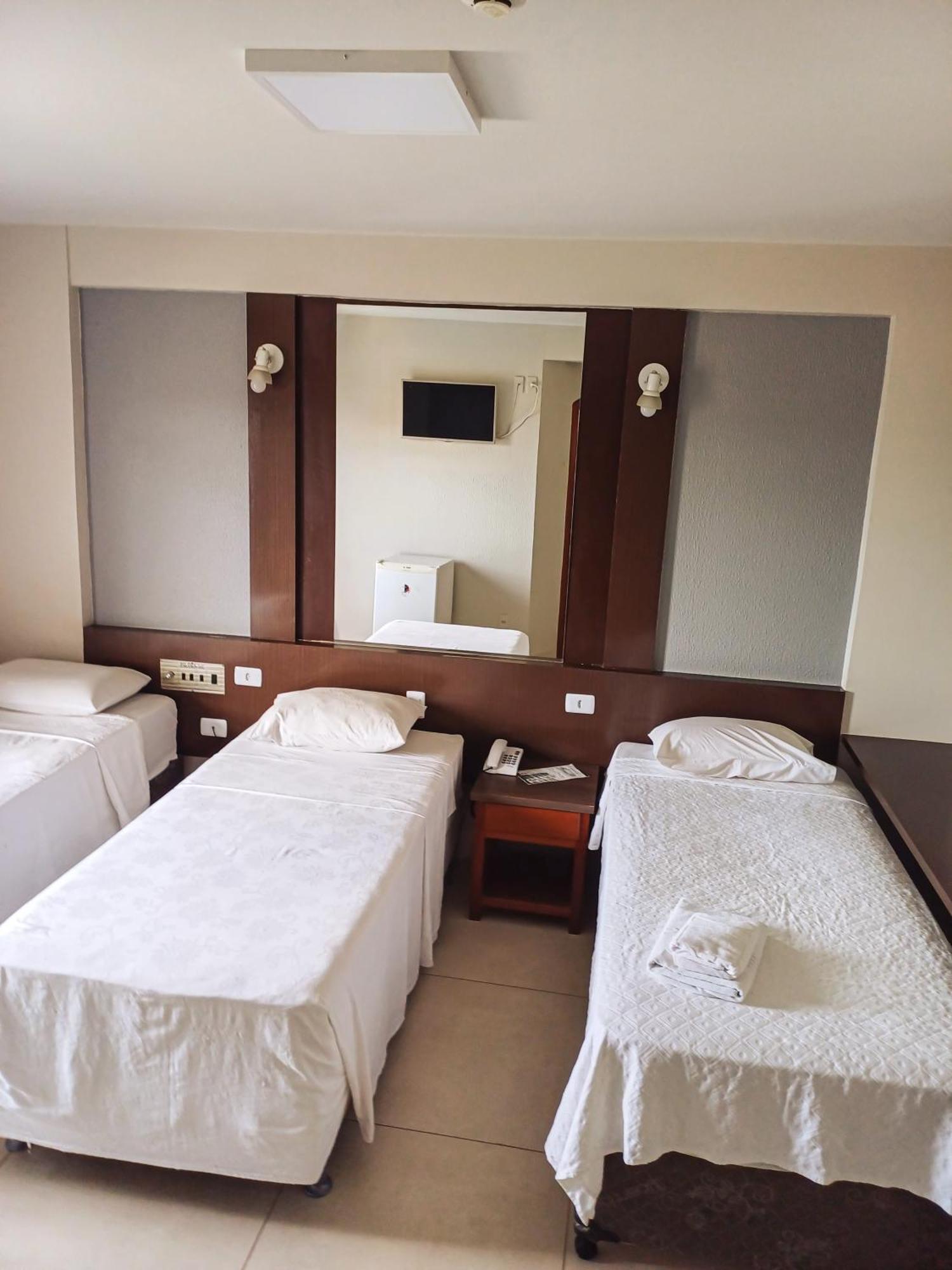 Piloes Palace Hotel Mineiros Экстерьер фото