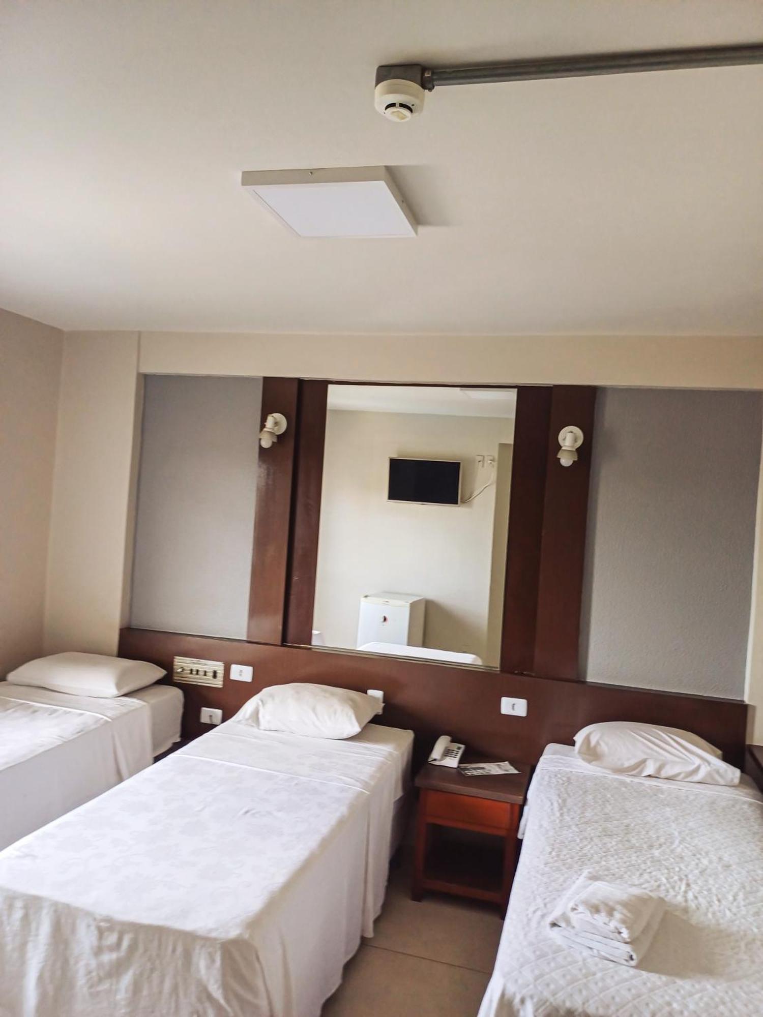 Piloes Palace Hotel Mineiros Экстерьер фото