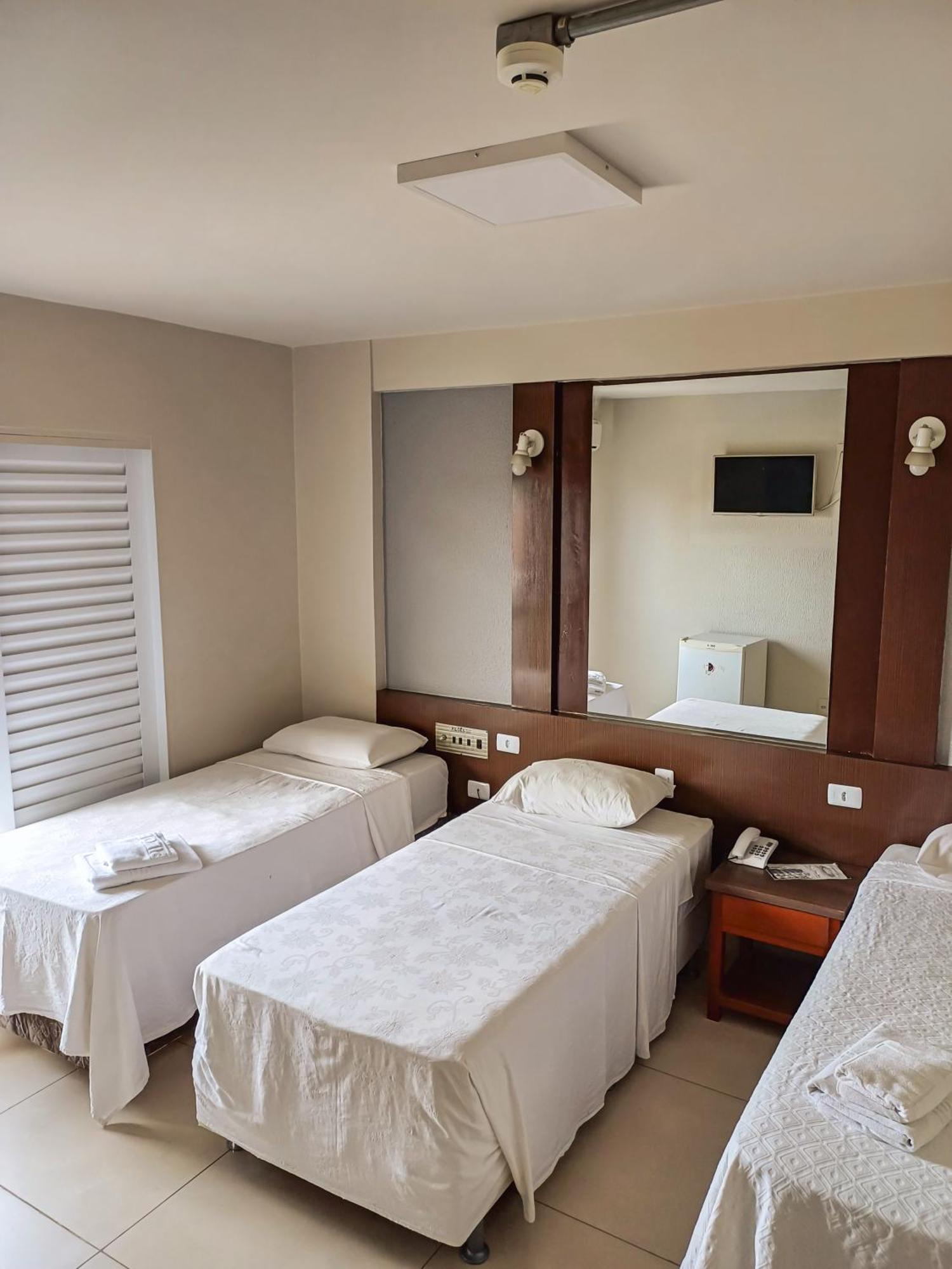 Piloes Palace Hotel Mineiros Экстерьер фото