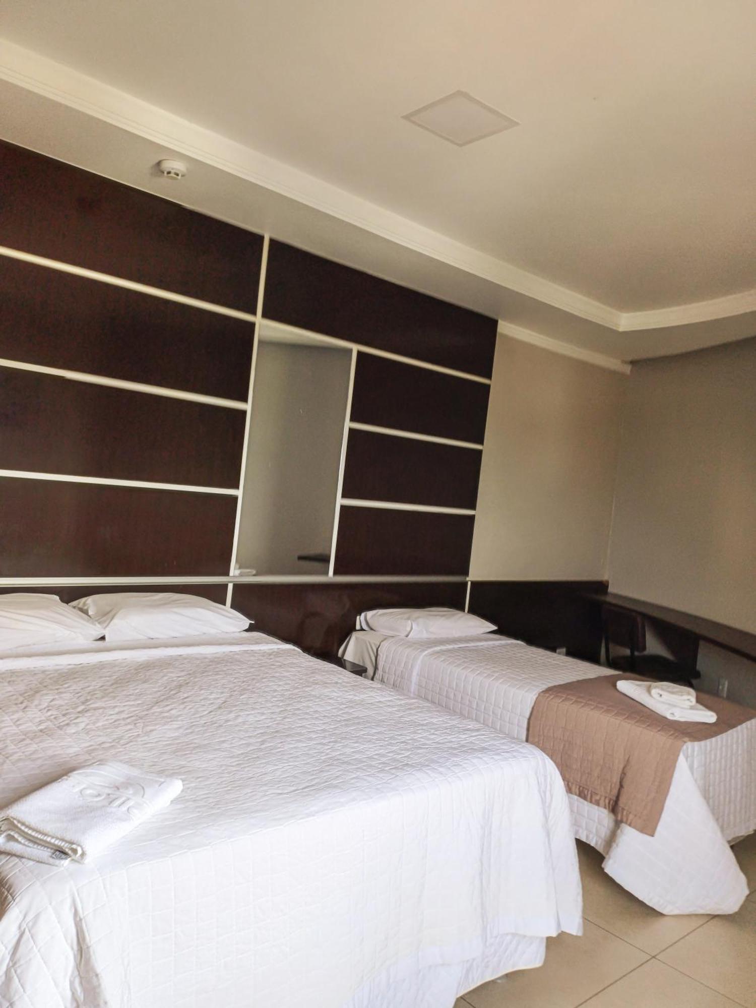 Piloes Palace Hotel Mineiros Экстерьер фото