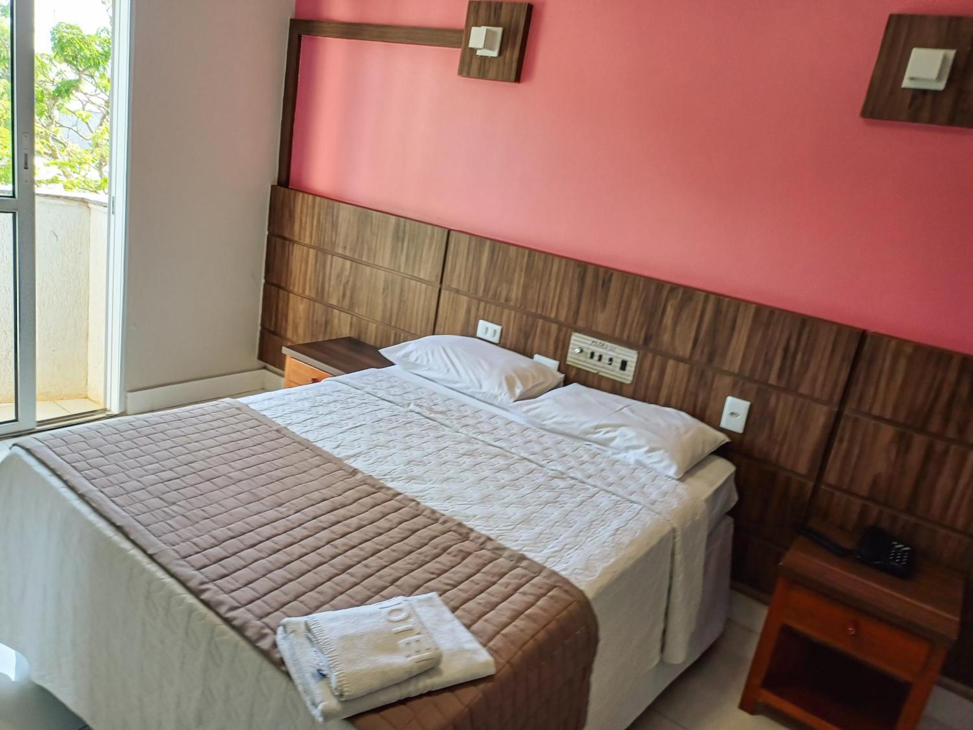 Piloes Palace Hotel Mineiros Экстерьер фото