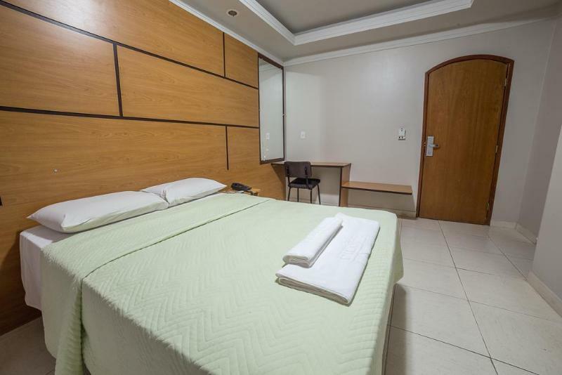 Piloes Palace Hotel Mineiros Экстерьер фото